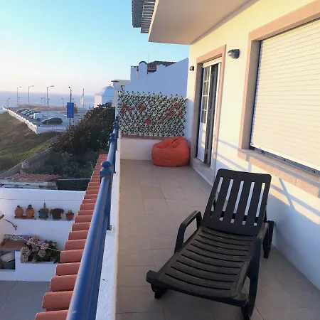 Cliff House Next To * 埃里塞拉