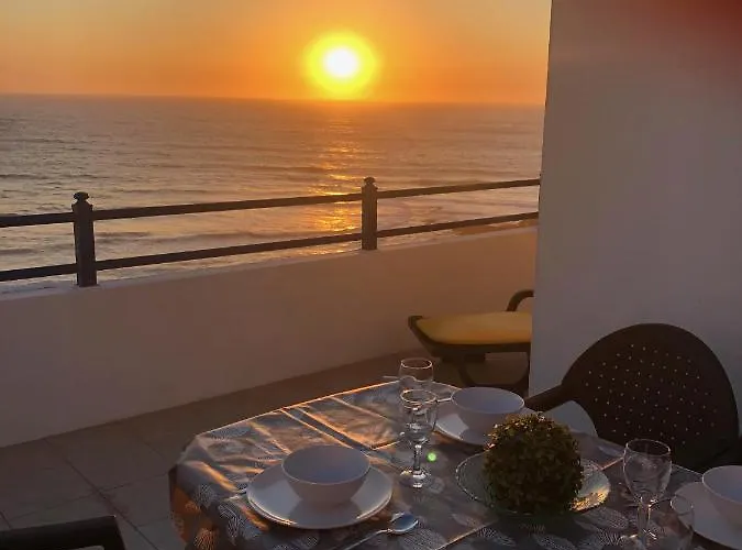 Cliff House Next To Apartman *