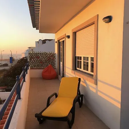 Cliff House Next To Apartamento